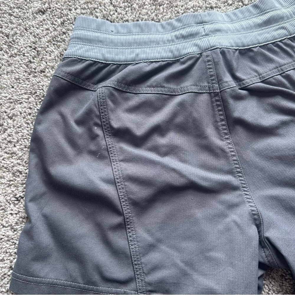 The North Face Women’s Medium Athletic Shorts Gray Active Hiking Gorpcore - Picture 12 of 13